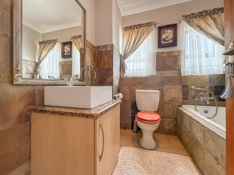 4 Bedroom Property for Sale in Leloko Lifestyle Estate North West